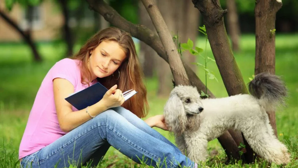 Acompañamiento de Estudiantes con Perros de Apoyo Emocional en Universidades